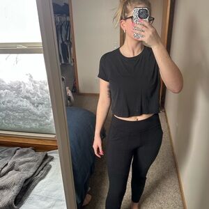 Black Lululemon Cropped T-shirt Size M